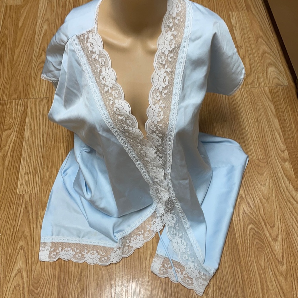 Vintage Contempoary Collection Made in USA Lace trim powder blue